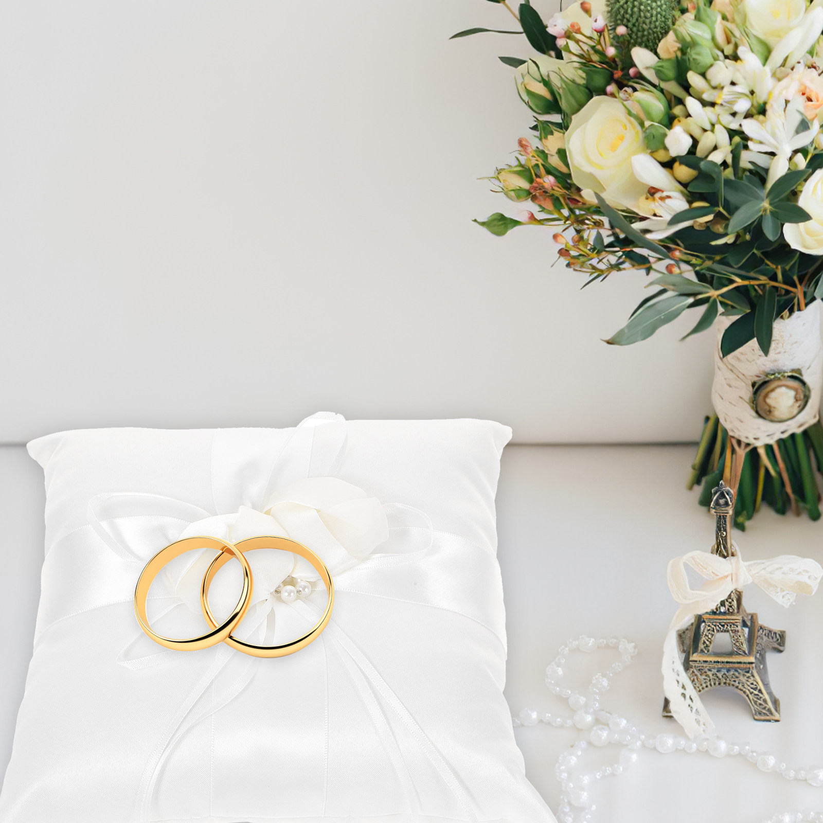 Ring Bearer Pillow - وسادة خواتم أنيقة بيضاء من الساتان