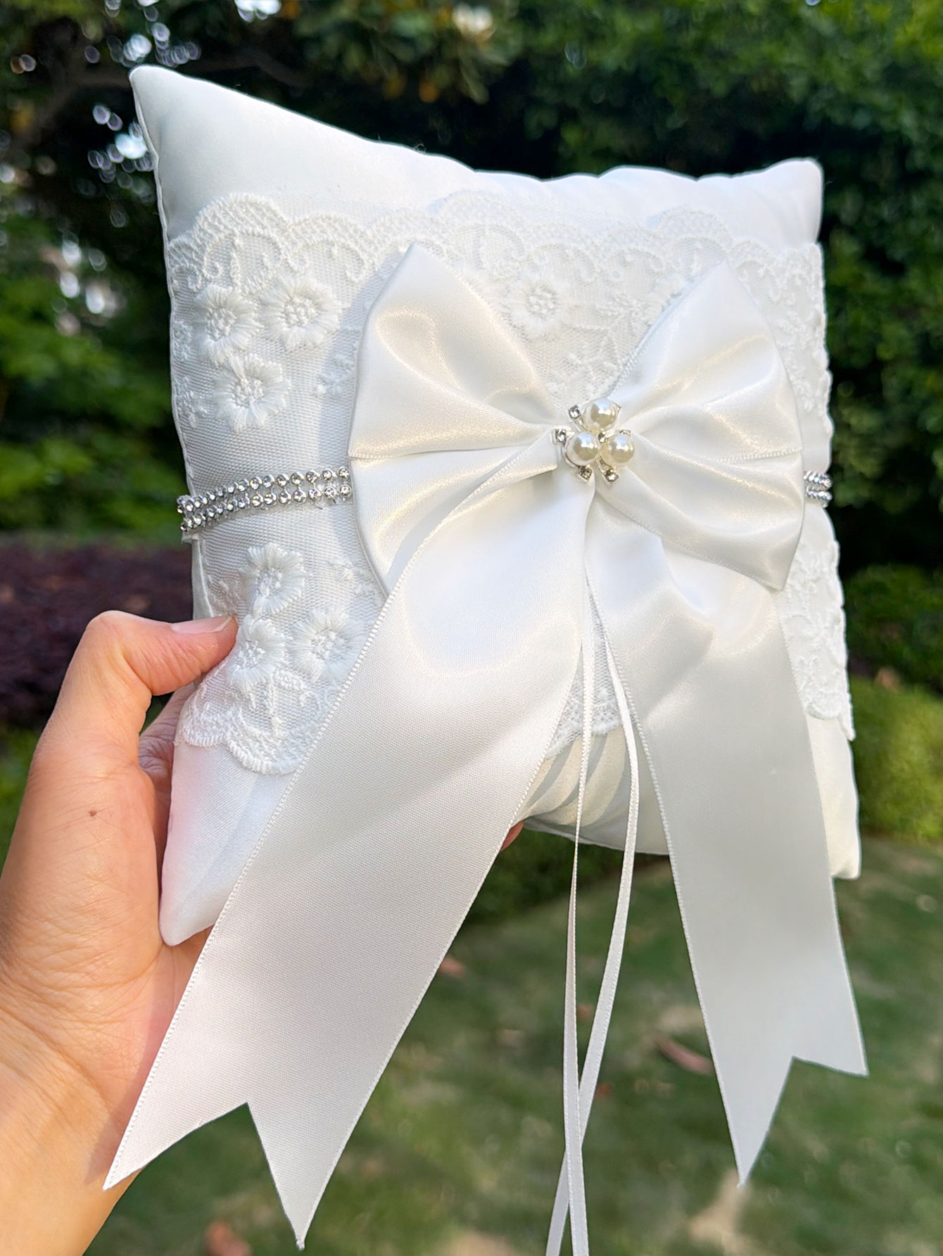 وسادة خاتم زفاف من الدانتيل ال - مراجعة Ring Bearer Pillow وسعره